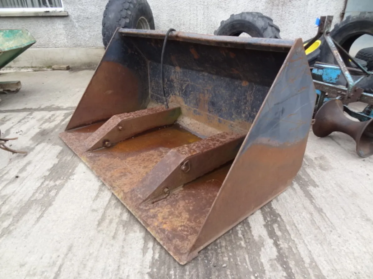 Quicke Alo Tip Bucket - Image 1