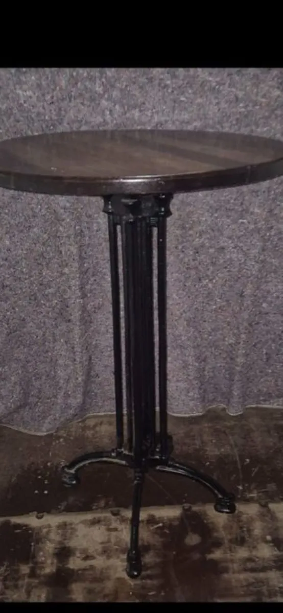 Cast iron tables - Image 1