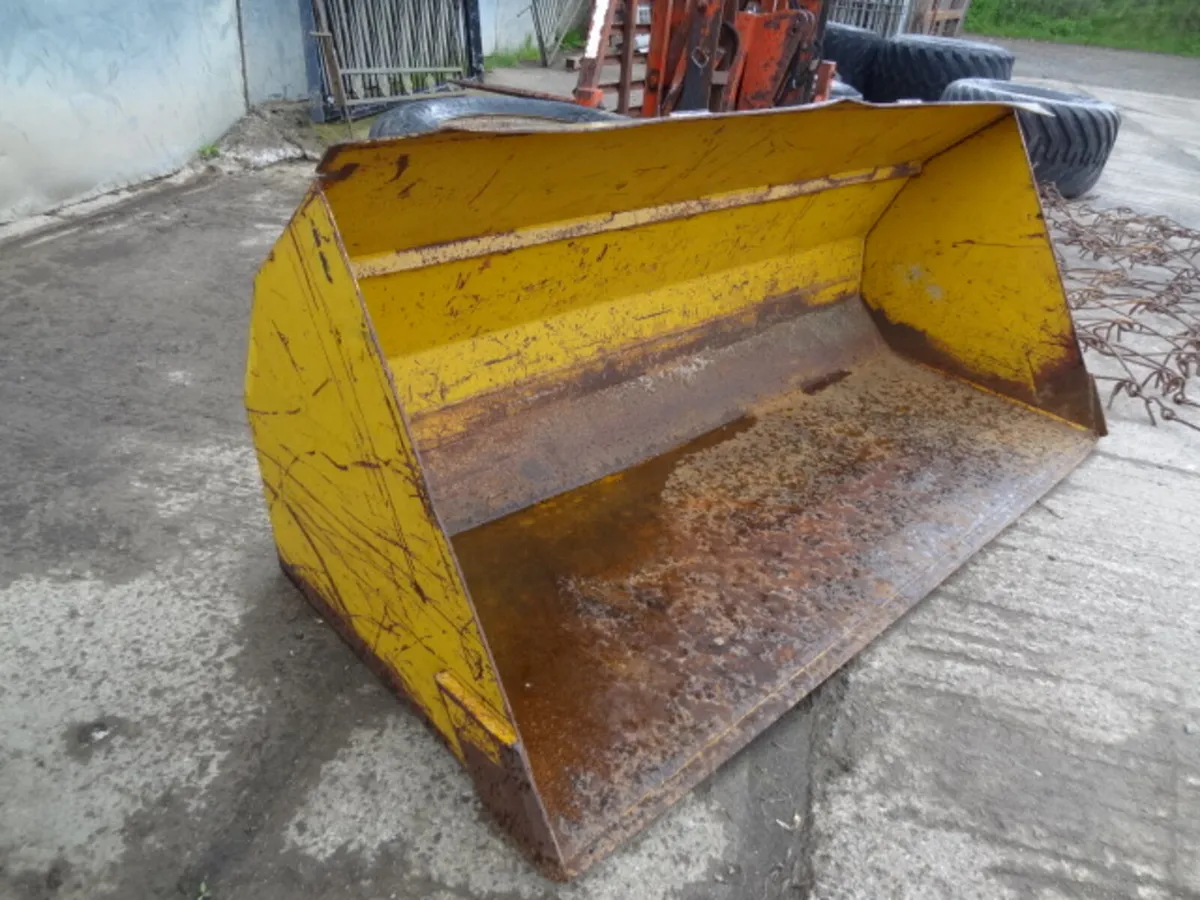 6FT8 Large Capacity Bucket - Image 1