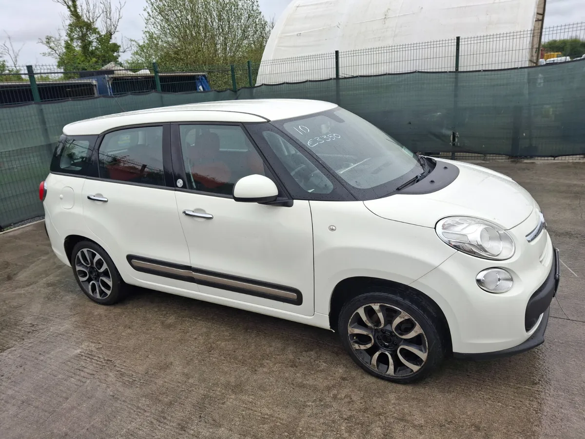 152 Fiat 500 7 seater 1.3 Diesel..Light Damage - Image 1