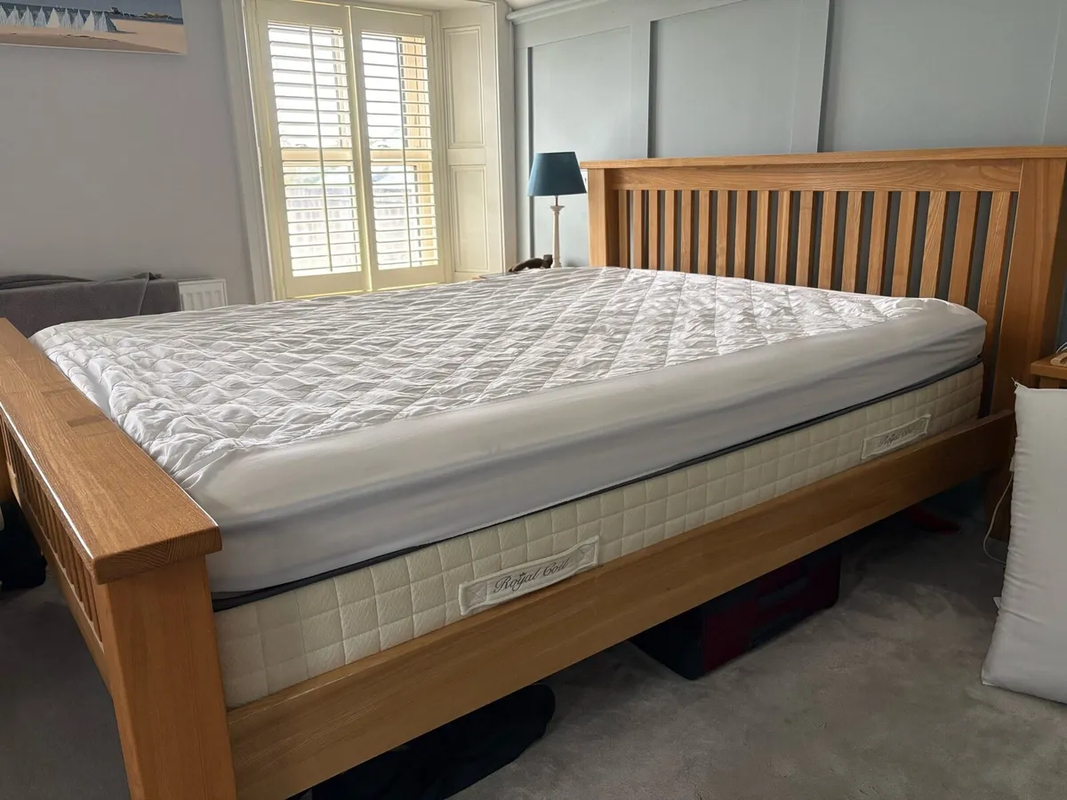 Solid wood king size bed - Image 3