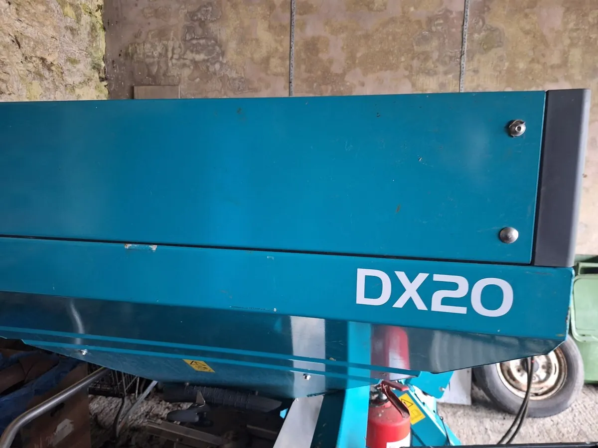 Sulky DX 200 Fertiliser Spreader - Image 3