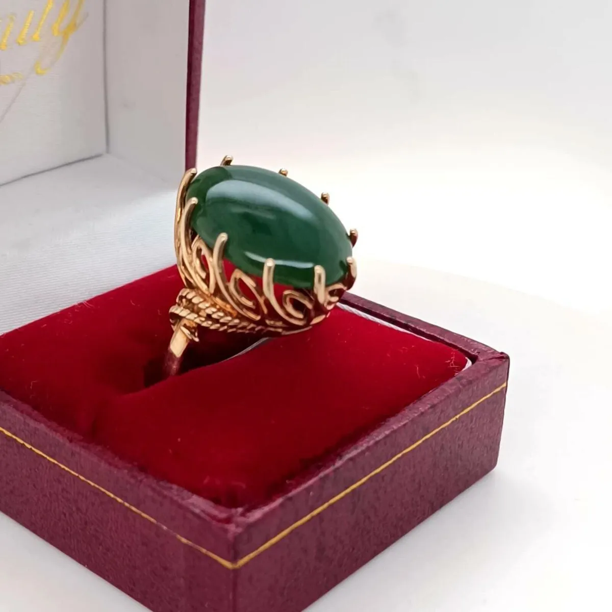Green Jade Stone & 10k Gold Ring - Image 3