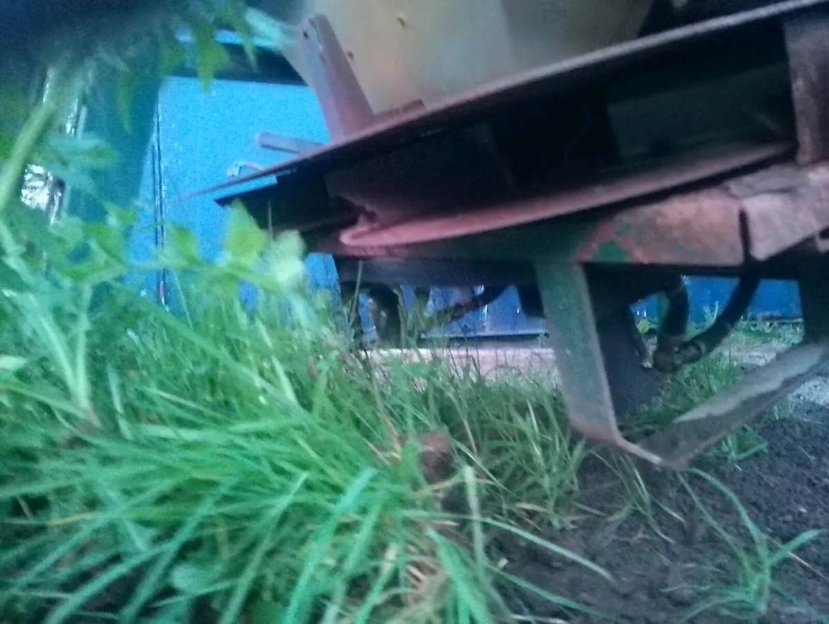 Top dresser for sale - Image 4