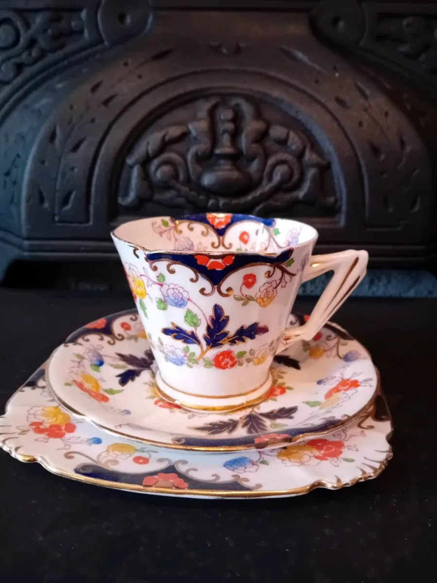 ROYAL ALBERT TEA SET - BOGNOR - Image 1