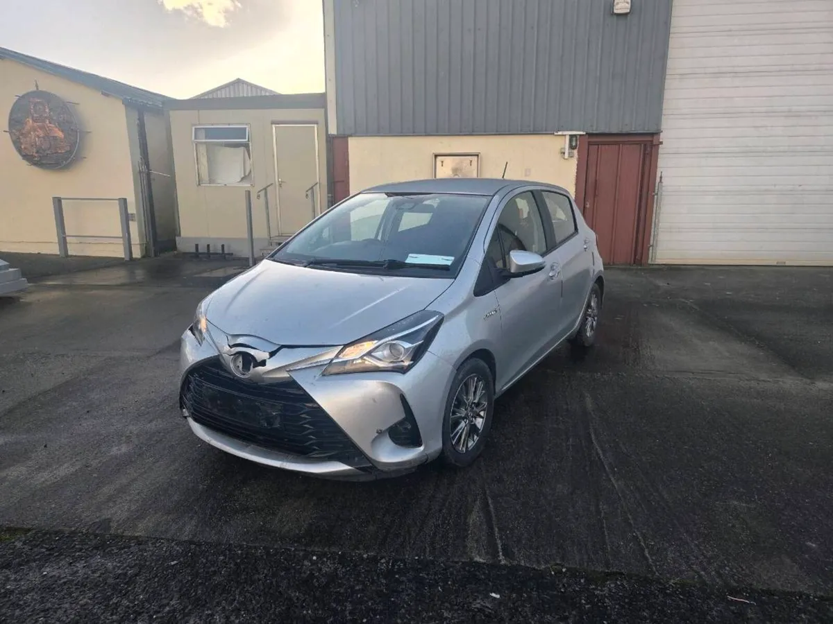 Toyota Yaris 2018 automatic €6000 - Image 2