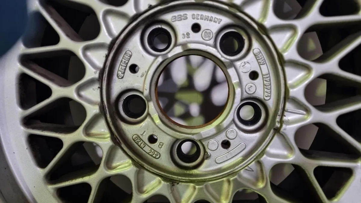 Bmw Alloys E34 - Image 1