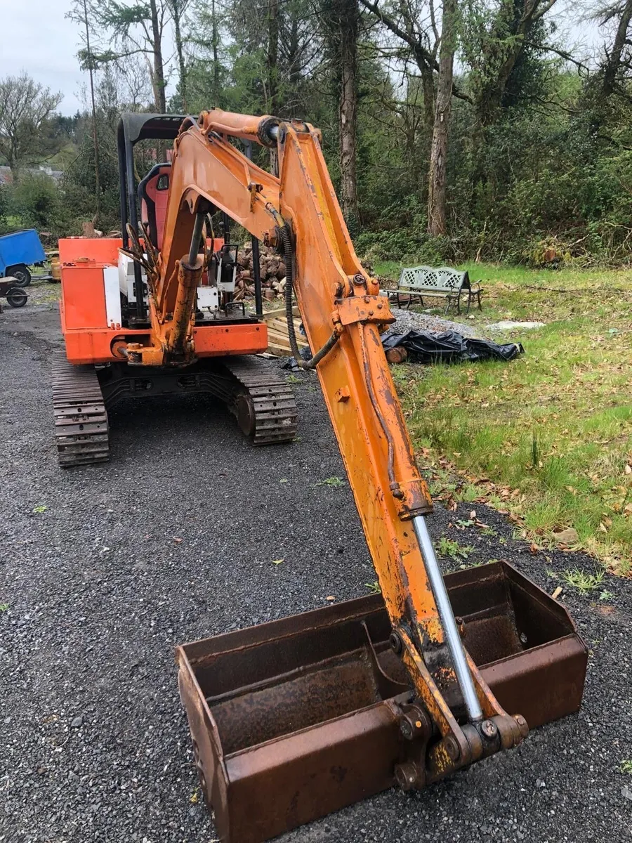 3.5 Ton  Kubota mini digger - Image 3