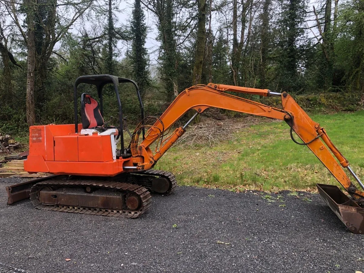 3.5 Ton  Kubota mini digger - Image 1