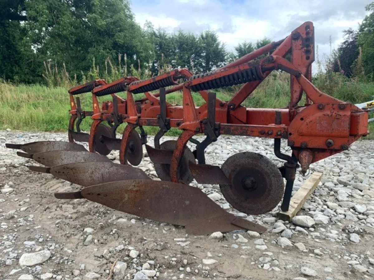 KV SANDERUM 4F (3+1) VARIWIDTH PLOUGH - Image 3