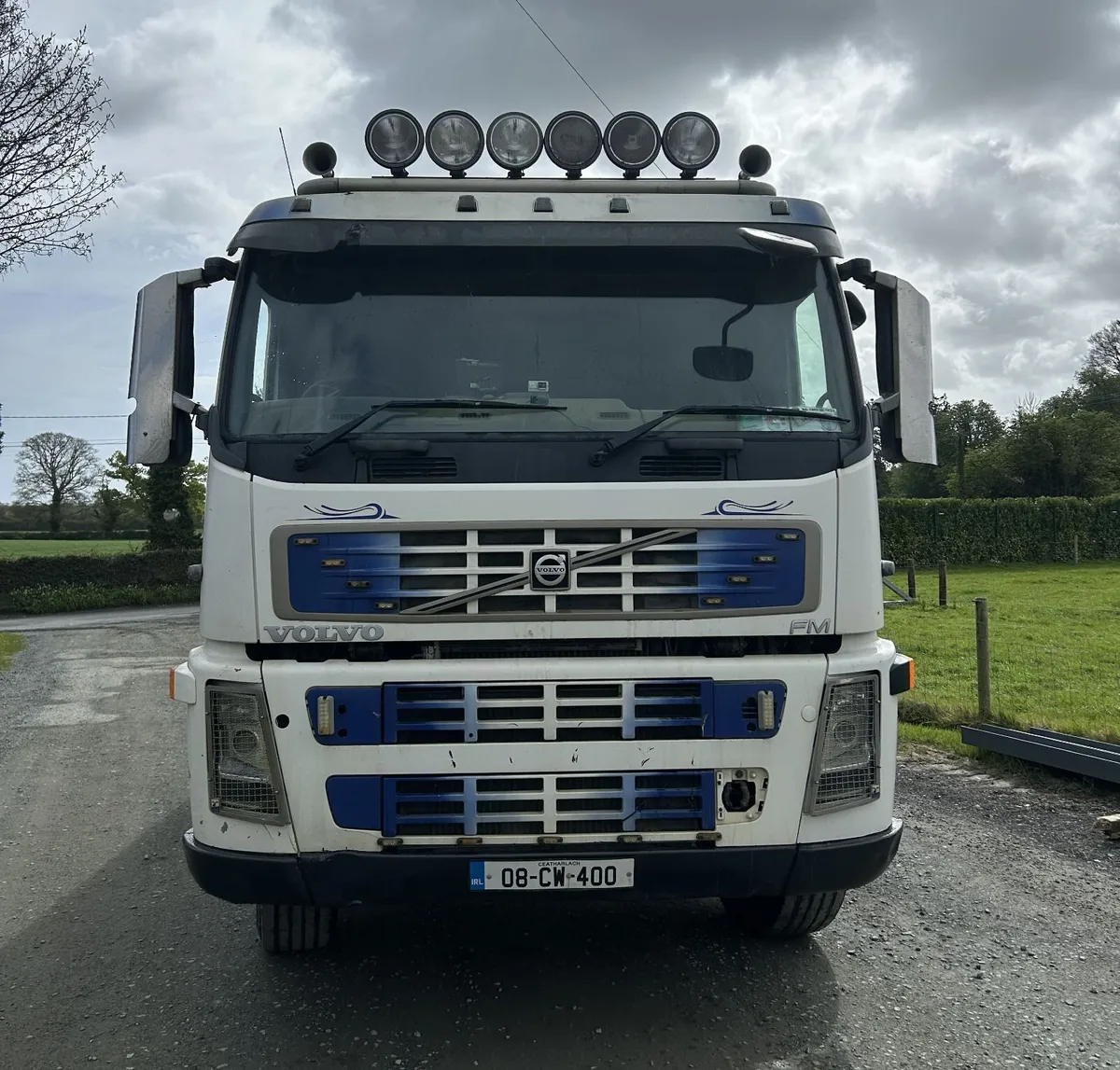 VOLVO FM400 8x4 RIGID TIPPER FOR SALE - Image 1