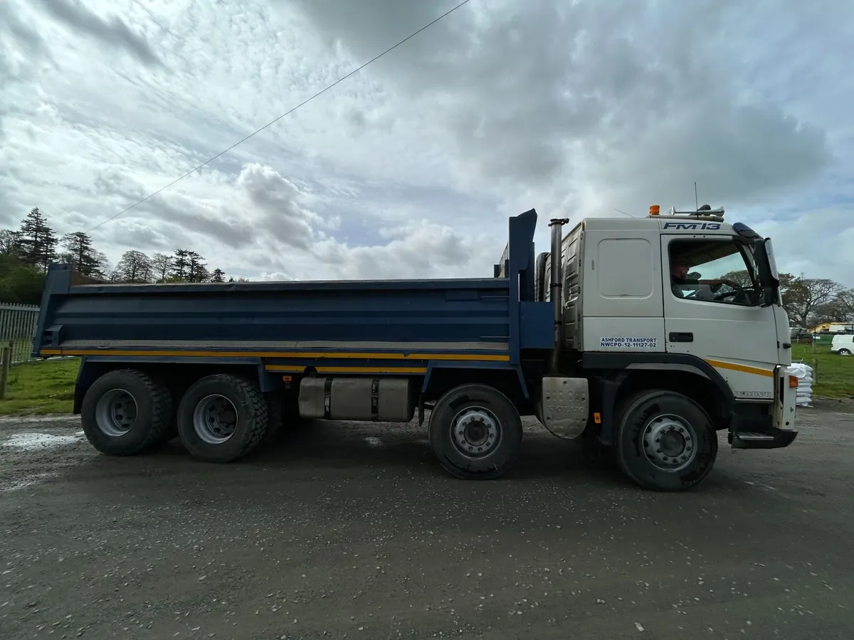 VOLVO FM400 8x4 RIGID TIPPER FOR SALE - Image 2