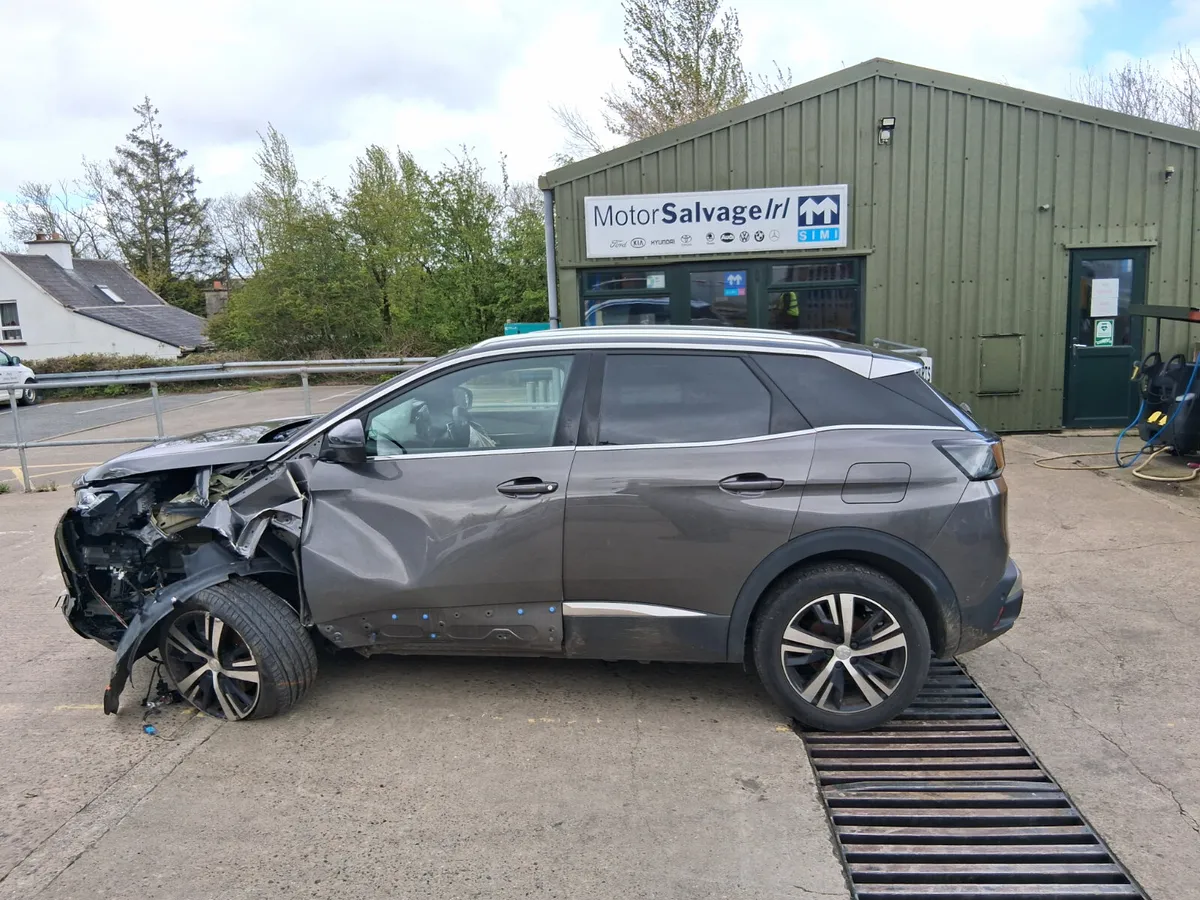 2022 PEUGEOT 3008  FL GT 1.6 AUTO (for parts only) - Image 2