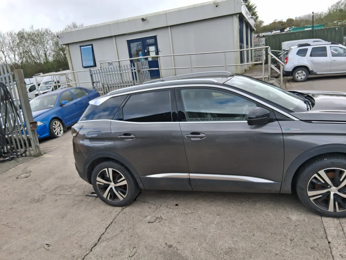 2022 PEUGEOT 3008  FL GT 1.6 AUTO (for parts only) - Image 4