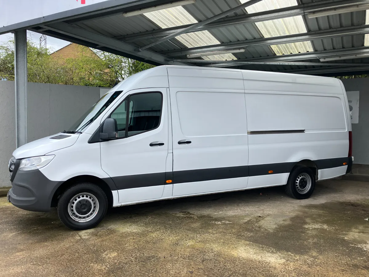 Mercedes-Benz Sprinter 2021 - Image 2