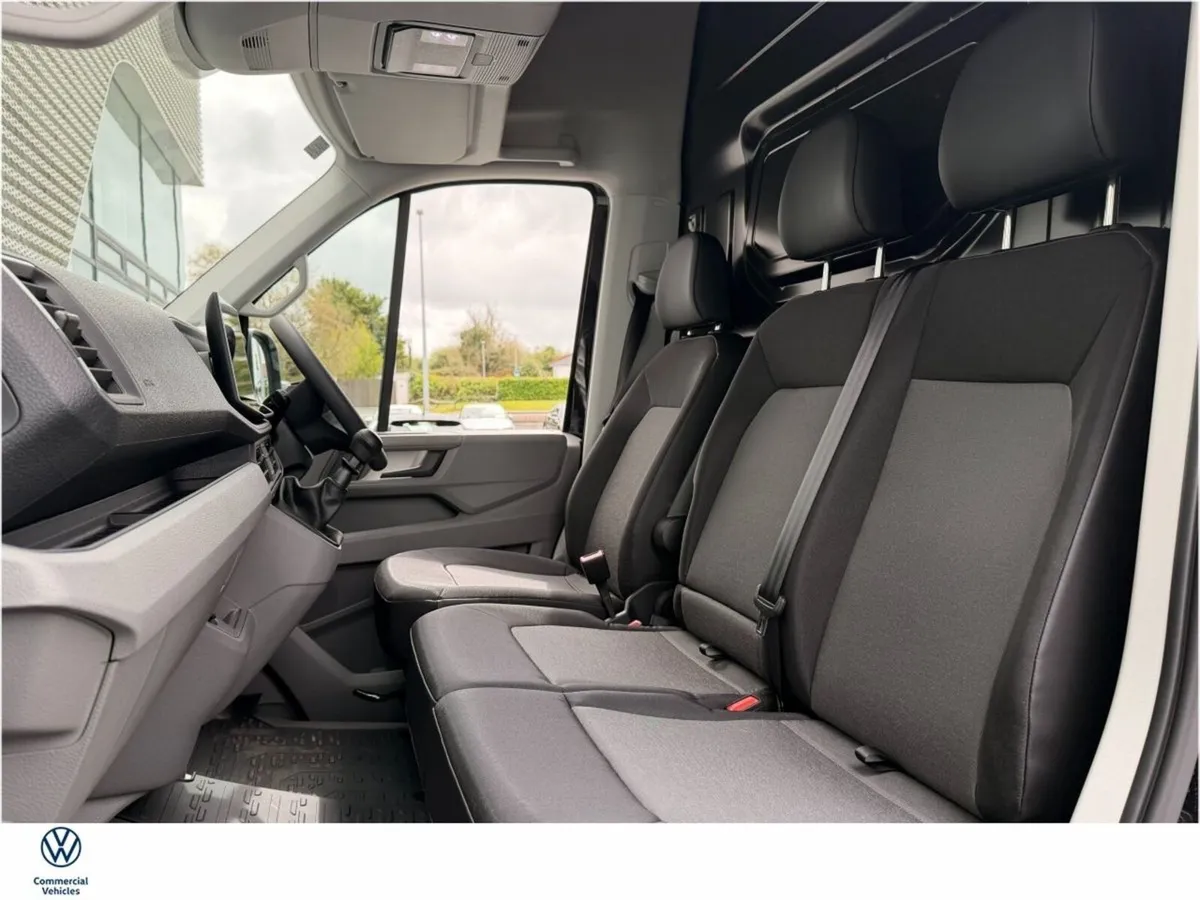 Volkswagen Crafter TRENDLINE T30 MWB HR 140HP M6F - Image 4