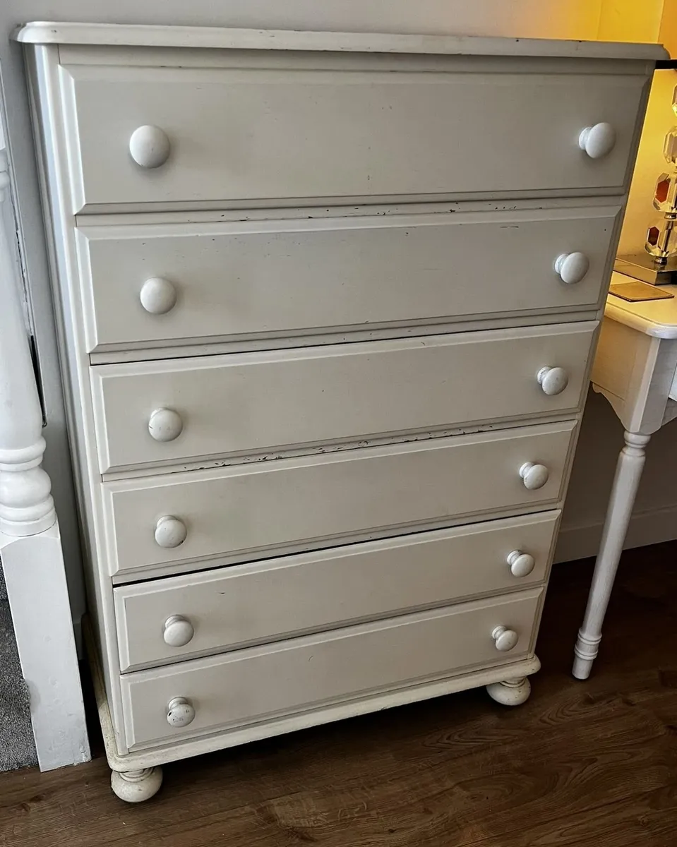 Chest of Drawers