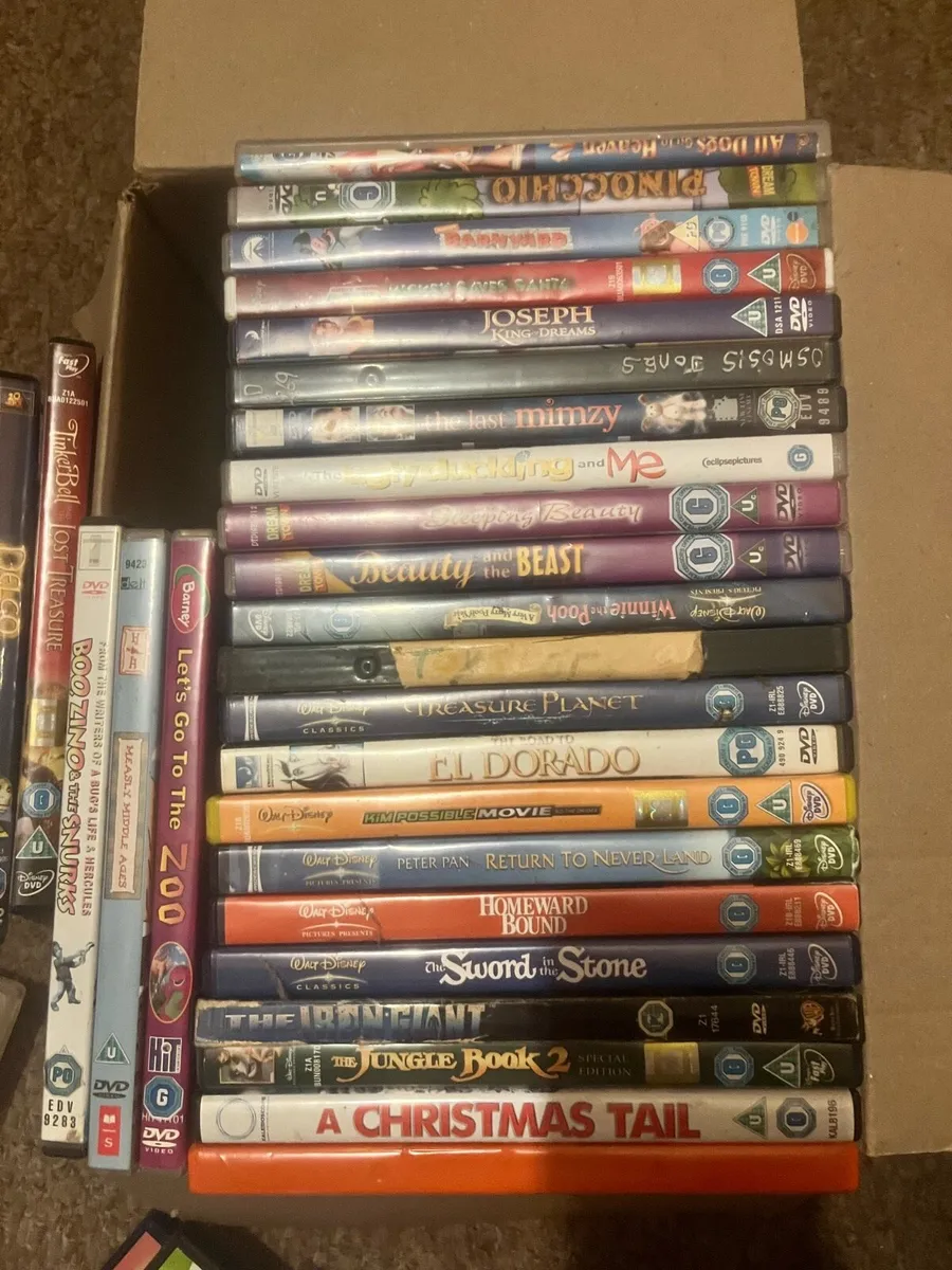 DVD’s games and two cases - Image 1