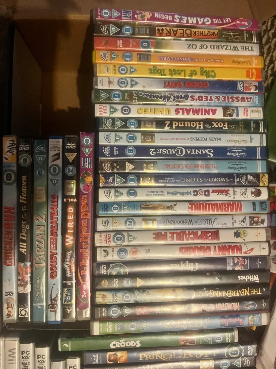 DVD’s games and two cases - Image 3