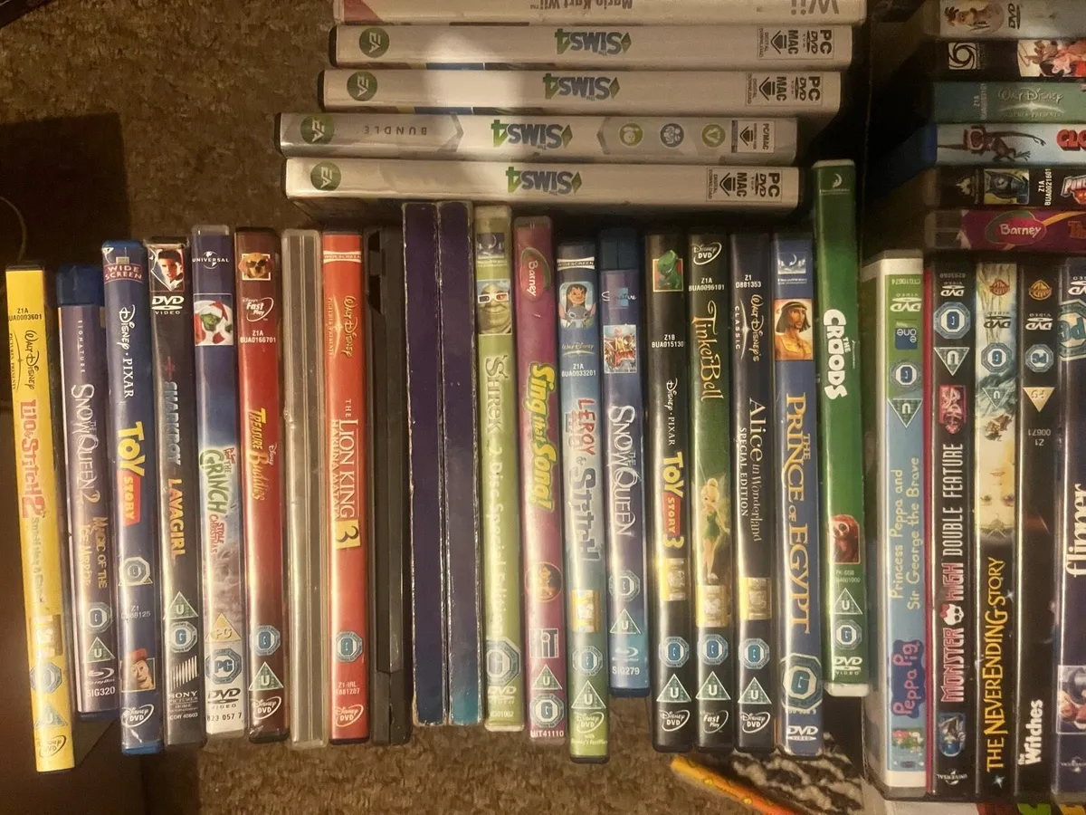 DVD’s games and two cases - Image 4