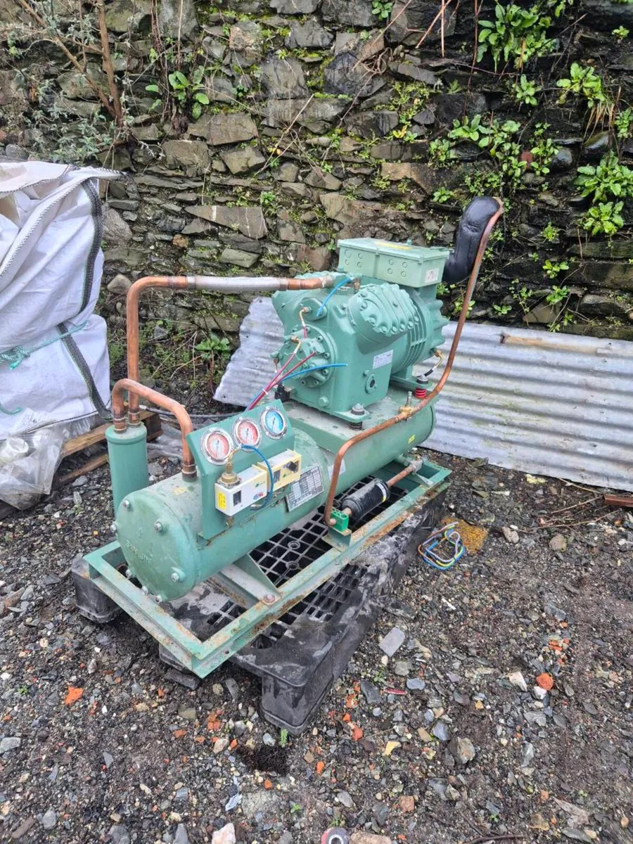 Reciprocating refrigeration compressor - Image 1