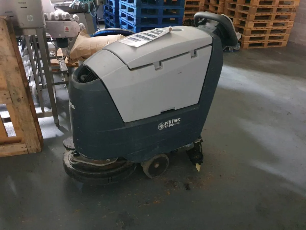 Nilfisk SC500 Scrubber Dryer - Image 2