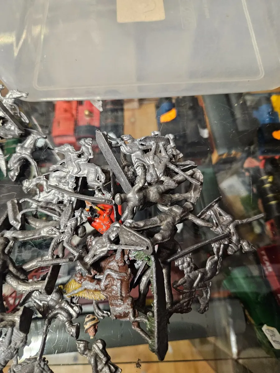 Vintage Lead Indians and Cowboys Soldiers - Image 2