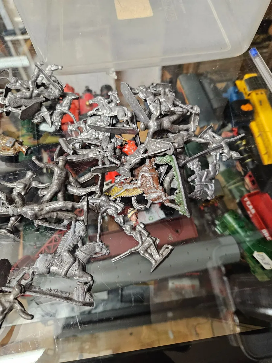 Vintage Lead Indians and Cowboys Soldiers - Image 3