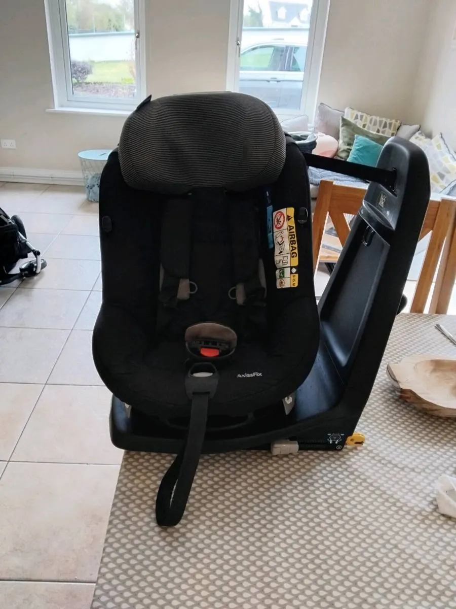 Maxi Cosy 360 car seat - Image 2
