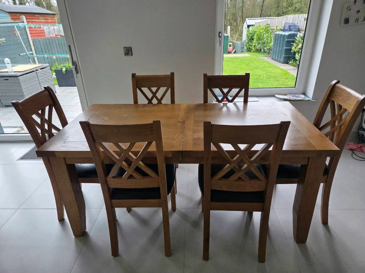 Kitchen table - Image 1