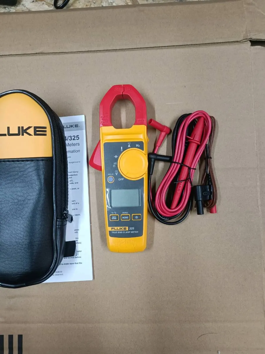 Fluke 325 clamp meter. Brand new