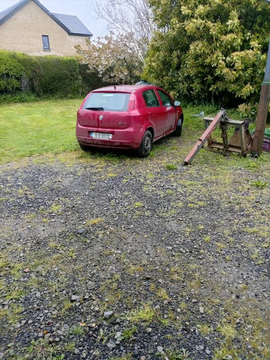 2010 Fiat punto - Image 2