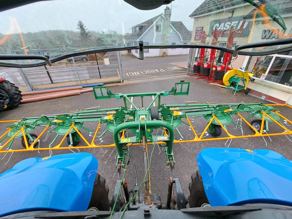 NEW MALONE 6 ROTOR TEDDER - Image 4