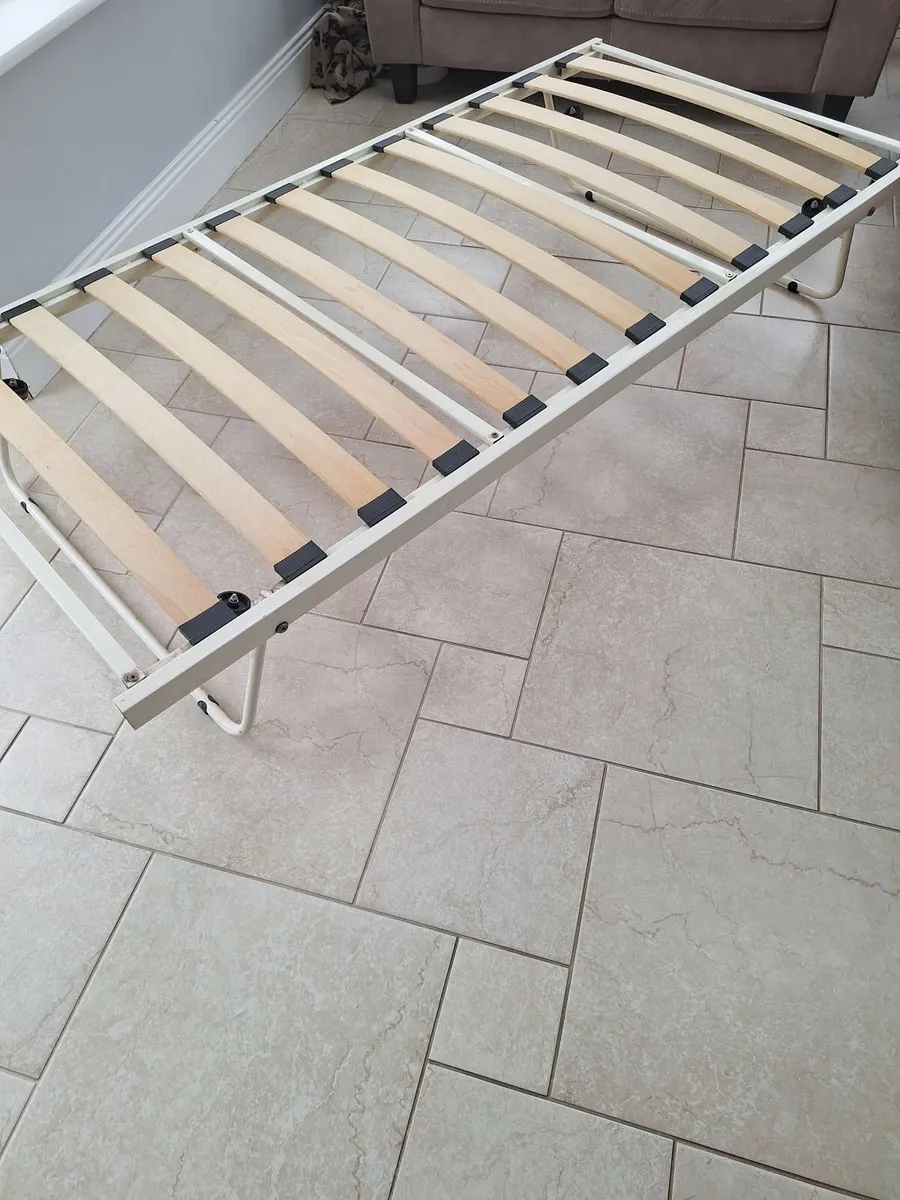 Trundle guest bed - Image 1