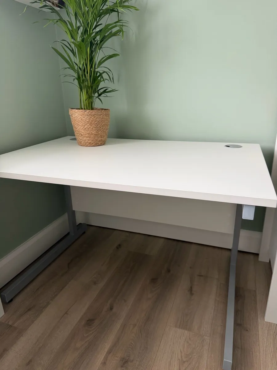 Office Desk - Image 1