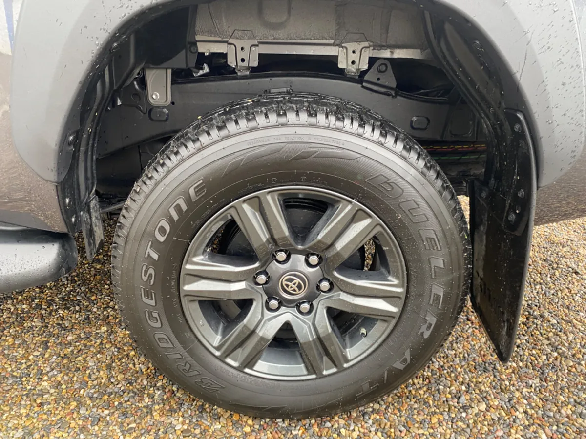 Toyota Hilux SR5 Automatic - 252 - plus vat - Image 3