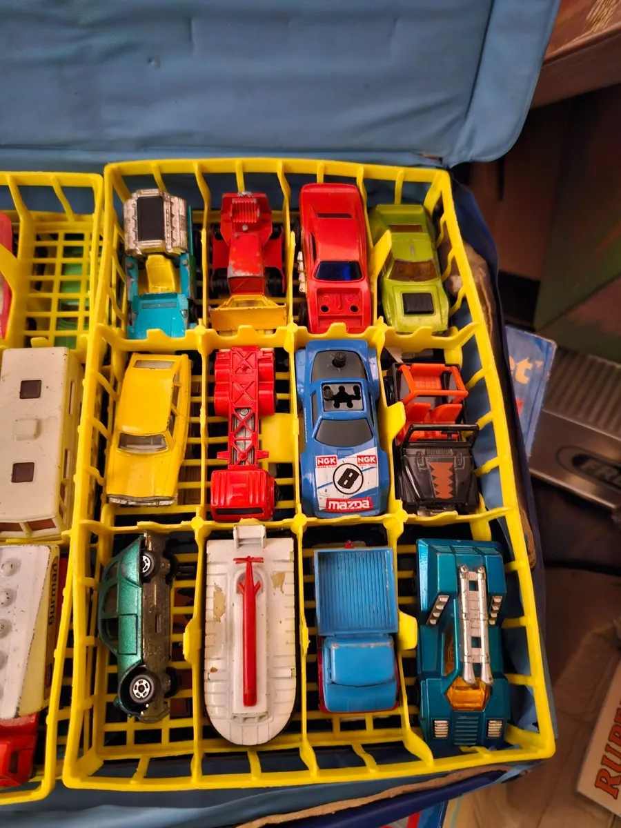 Matchbox Superfast Lot and Case 40 cars - Image 2