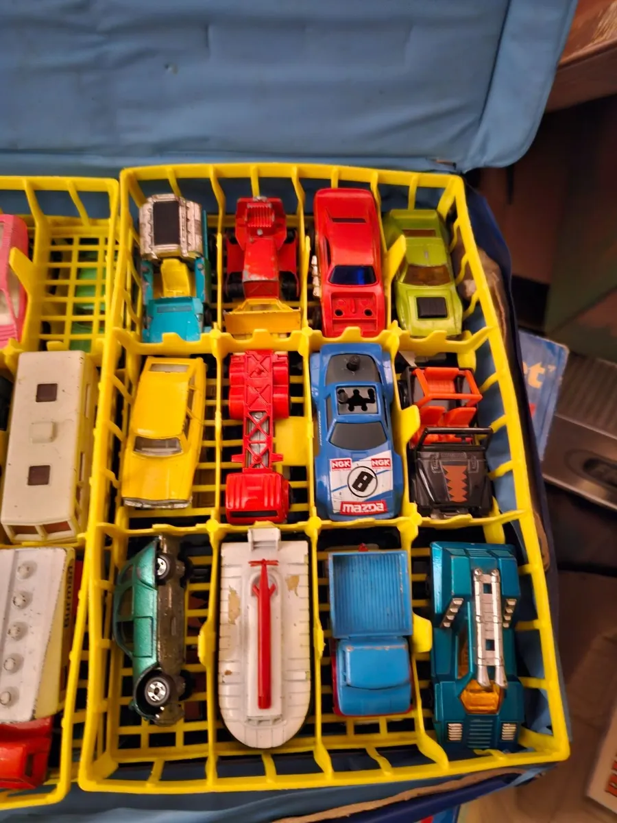 Matchbox Superfast Lot and Case 40 cars - Image 3