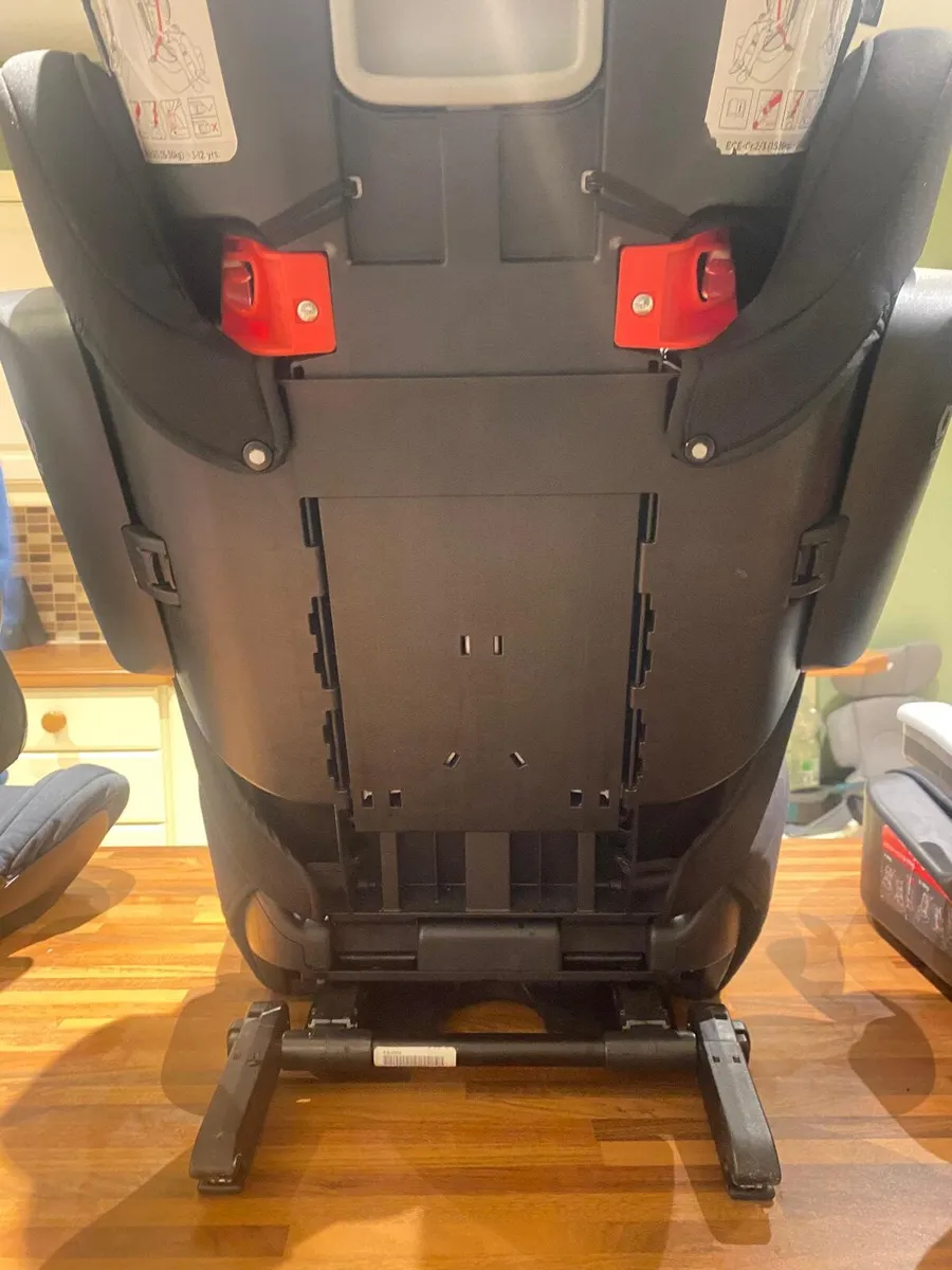 Joie stroller, 2 joie car seats, maxi Cosy i size - Image 3