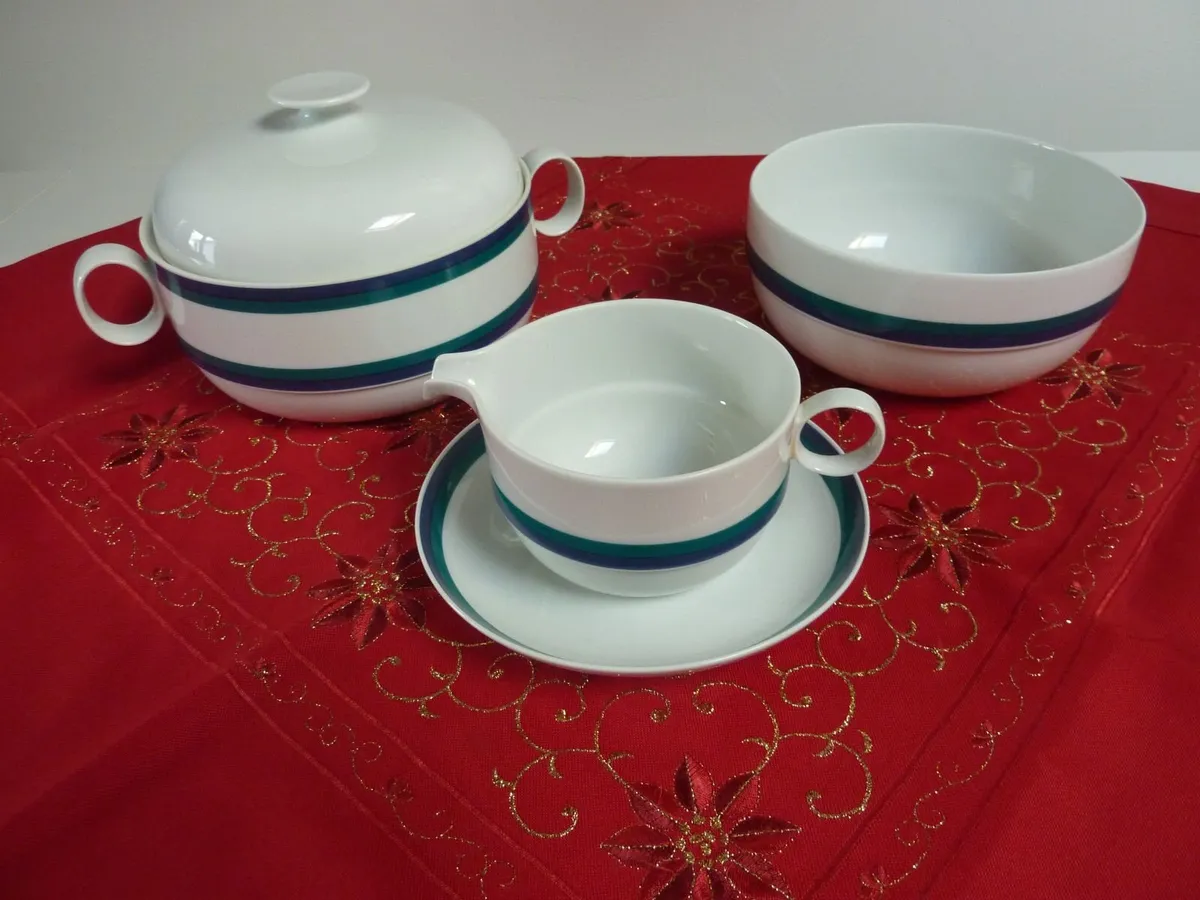 Bowls, gravy boat and plate by Rosenthal - Image 1
