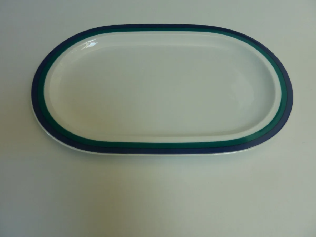 Bowls, gravy boat and plate by Rosenthal - Image 2