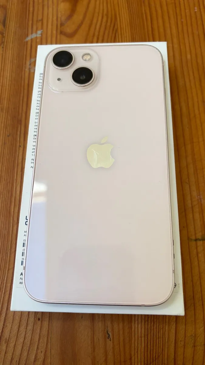 iPhone 13 - Image 2
