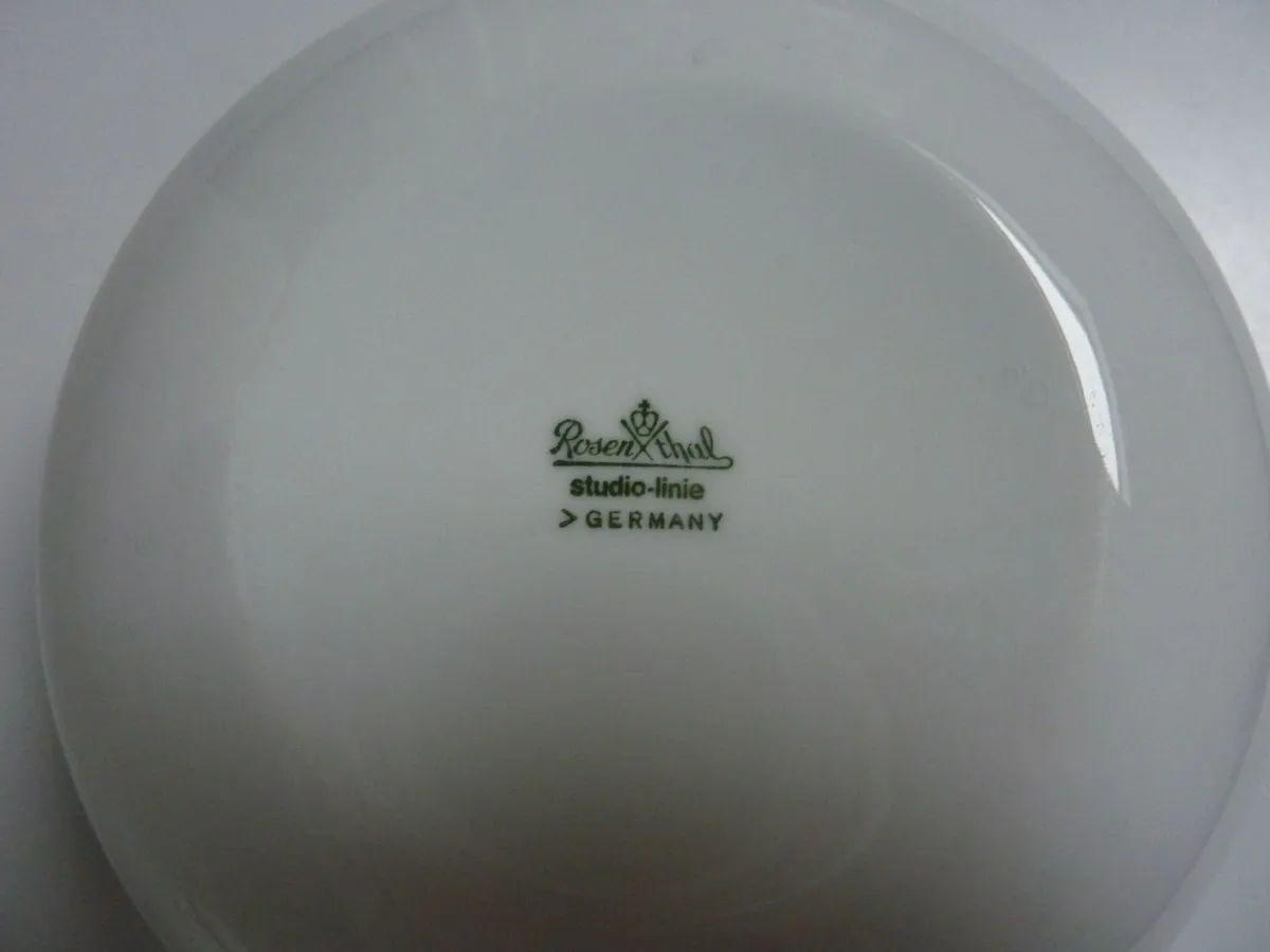 Bowls, gravy boat and plate by Rosenthal - Image 3