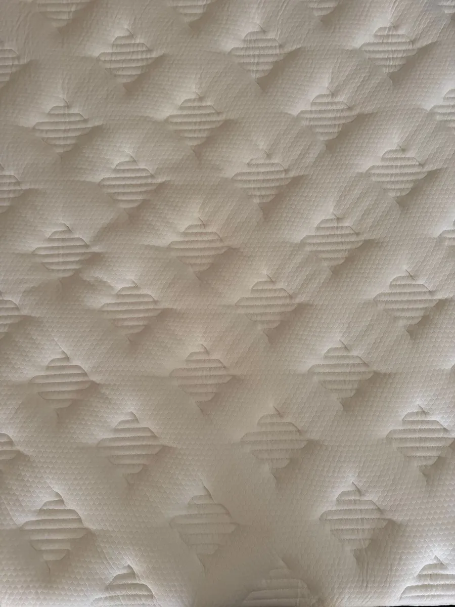 King Size (5ft) Mattress as New - Image 2