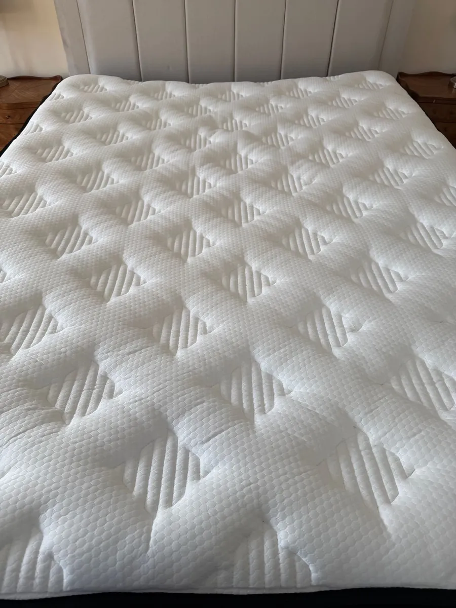 King Size (5ft) Mattress as New - Image 3