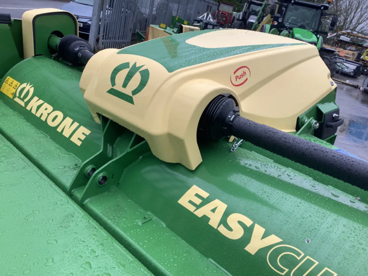 New Krone Front mounted conditioner mower - Image 4