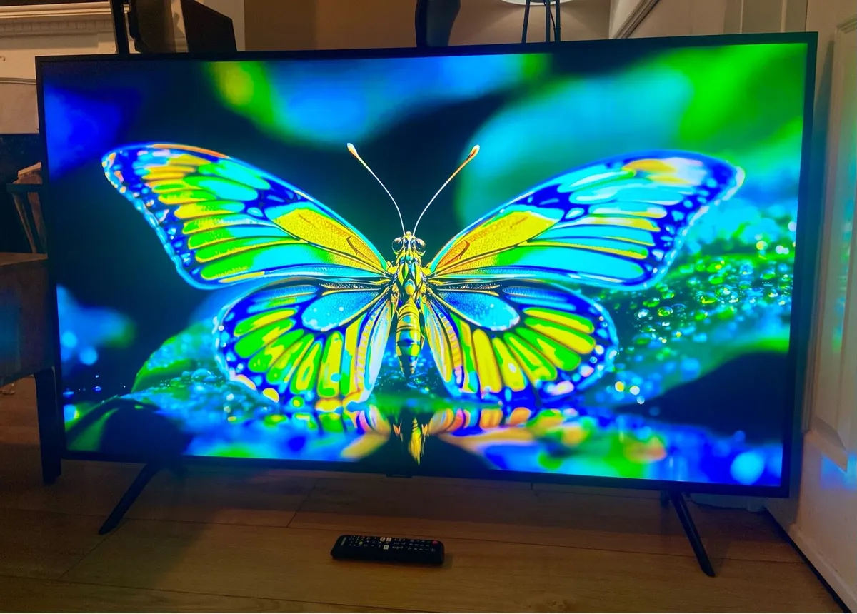 Samsung 55” QLED 4K Smart TV - Image 1