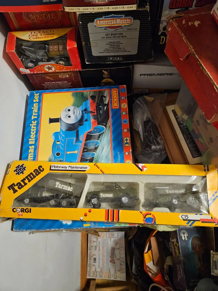 Corgi Tarmac Highway Maintaince Set - Image 1