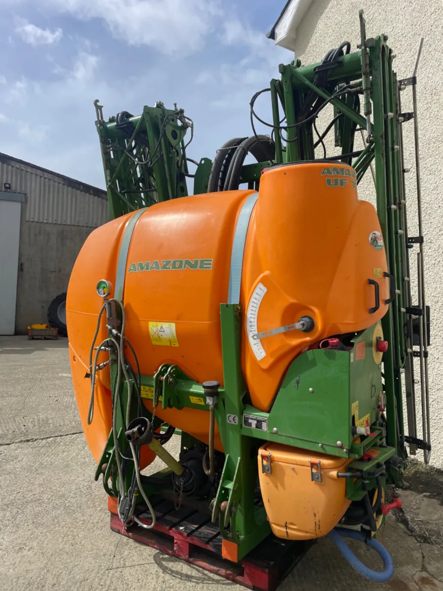 Amazone UF1201 sprayer 21/15m - Image 2