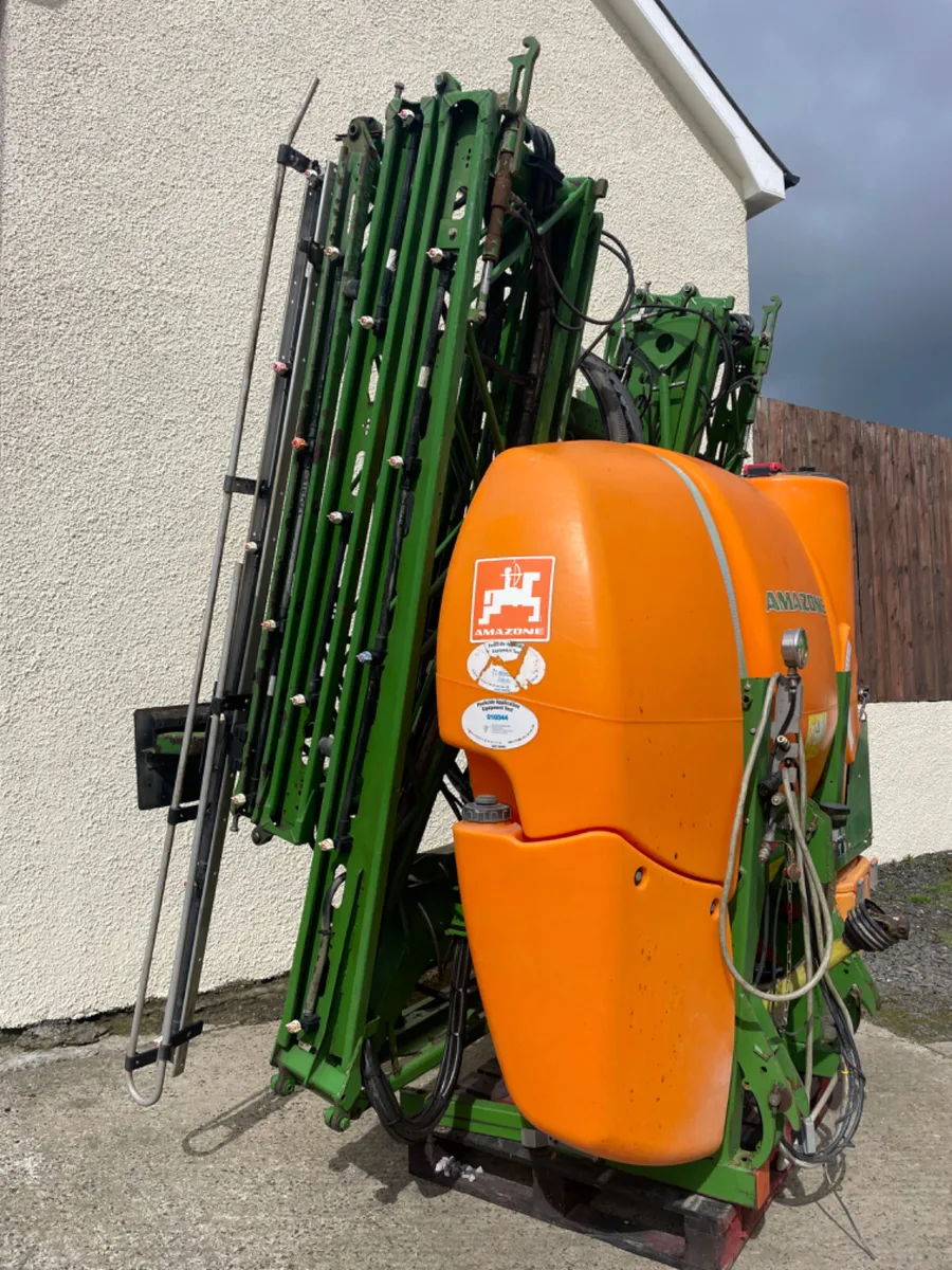 Amazone UF1201 sprayer 21/15m - Image 3